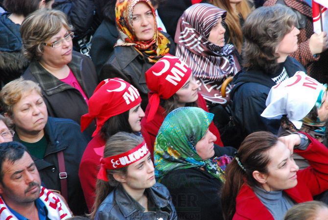 MHP LİDERi DEVLET BAHÇELİ AKHİSARLILAR İLE BULUŞTU